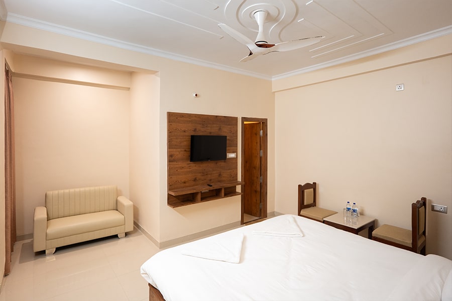 Hotels in Gorakhpur with Restaurant